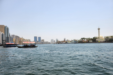 Dubai: Old Town Tour with Museums, Souks, and Boat Trip Tour in German