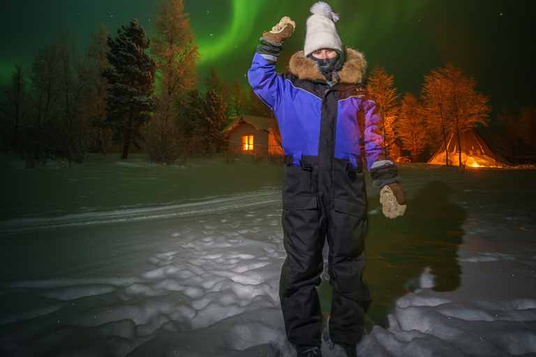 Saariselkä: excursión para ver la aurora boreal al lago Inari y cenaSaariselkä: Excursión a la Aurora Boreal en el Lago Inari y Cena