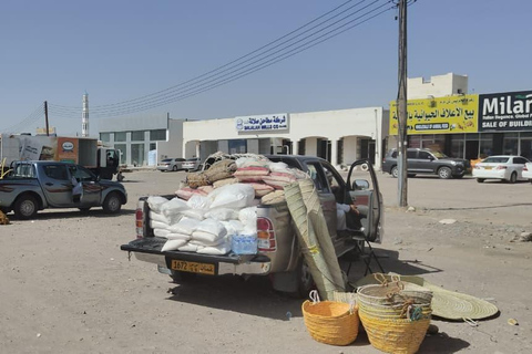 Muscat: Visit Sinaw Market, Izki Village, & Jarnan Cave Tour