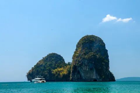 Krabi: 4 Islands Day Tour by Speedboat or Longtail Boat