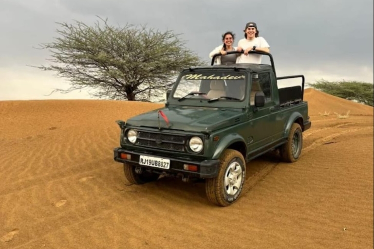 Safari à dos de chameau dans le désert de Jodhpur et safari en jeep avec repasSafari à dos de chameau et en jeep dans le désert de Jodhpur avec repas traditionnel