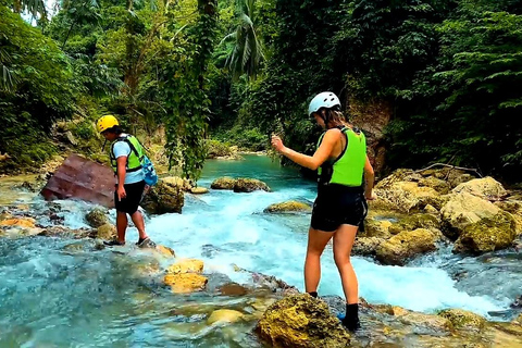 Cebu: Oslob Walhaie, Canyoneering und Ziplining Tour