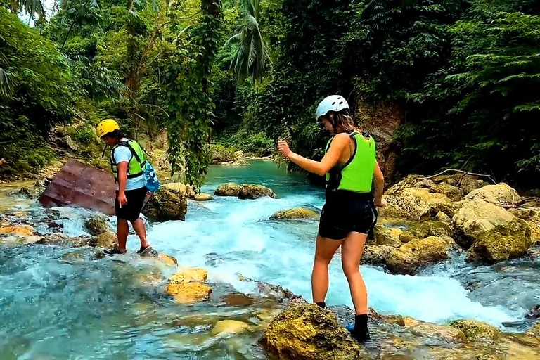 Cebu: Oslob Walhaie, Canyoneering und Ziplining Tour