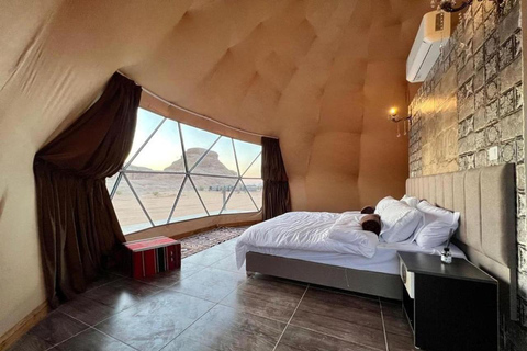 Wadi Rum: 6-Hour Jeep Tour with Bubble Tent Stay and 2 Meals