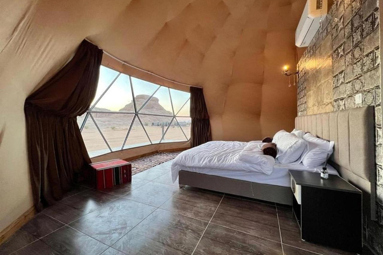 Wadi Rum: 6-Hour Jeep Tour with Bubble Tent Stay and 2 Meals
