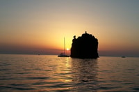 Lipari, Vulcano, Panarea y Stromboli Cruise con vino - Housity