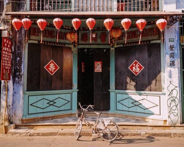 Hoi An: Old Town Walk to Historic Merchant House & Overlook