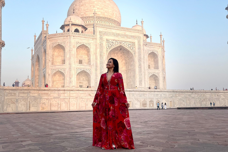 Från Delhi: Agra övernattningstur med Fatehpur SikriRundtur med 5-stjärnigt hotellboende.