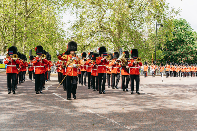 London: Changing of the Guard Tour by Buckingham Palace