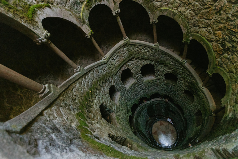 Sintra: Biglietto d'ingresso per Quinta da Regaleira e tour guidatoTour in portoghese