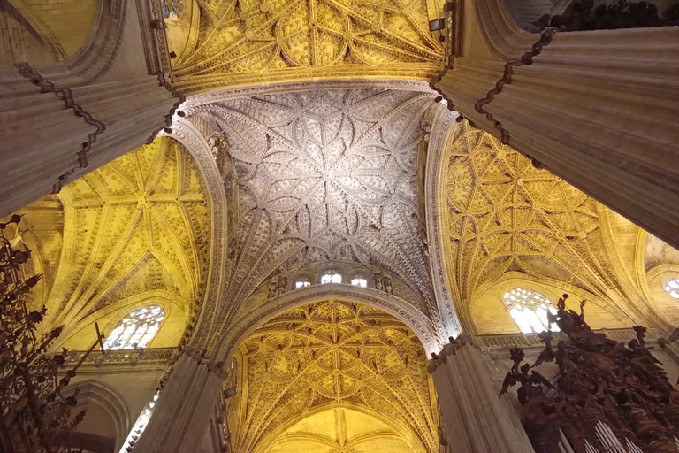 Seville: Entrance and guided tour of the Cathedral Seville: Entrance fee and guided tour Cathedral