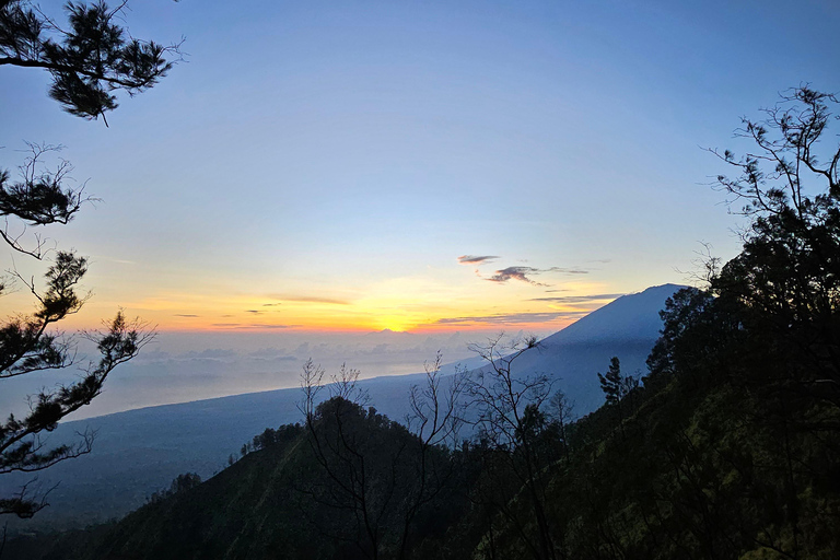 Bali: Mount Abang Guided Hike with Hotel Pickup