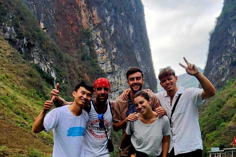 Hanoi:Bucle de Ha Giang de 3 días Easy Rider ( Parada en NinhBinh)