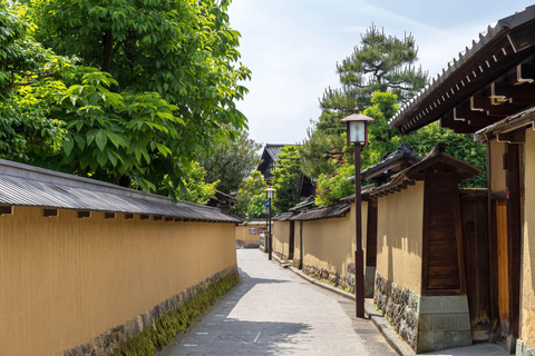 Kanazawa: Samurai, Castle & Geisha Private Bus Tour