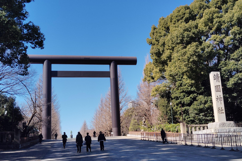Tokyo War History Tour: Yasukuni Shrine & War Museum War & Remembrance Tour (3.5 Hours)
