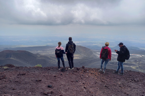 TOUR GUIDATO DELL&#039;ETNA CON PARTENZA DA CATANIAExcursión al Etna por la mañana