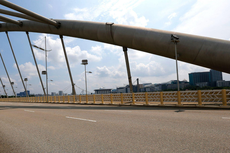 Kuala Lumpur: Putrajaya Tour med traditionell båtkryssning