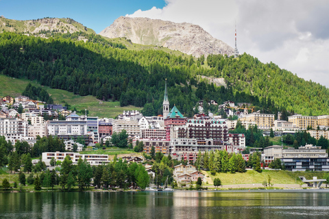 Depuis Milan : Excursion d'une journée à St Moritz et dans les Alpes avec le train rouge de la Bernina