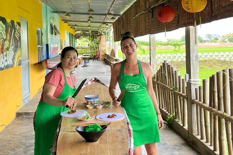 Hue : Visite du pont Thanh Toan en moto avec cours de cuisine