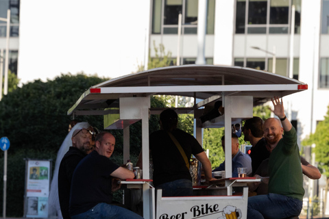 كارديف: جولة بدراجة الجعة مع مشروبات وموسيقى