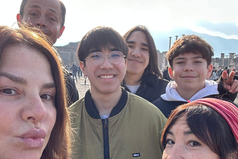 Unforgettable Naples Tour for 2hr Unforgettable Naples Walking Tour for 2hr