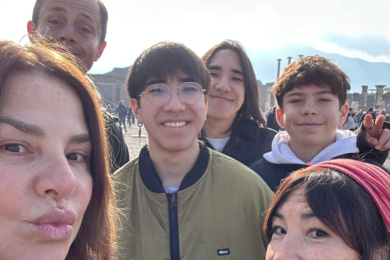 Unforgettable Naples Tour for 2hr Unforgettable Naples Walking Tour for 2hr