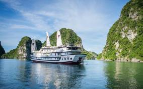 From Hanoi: 2-Day Bai Tu Long Bay Luxury Cruise with Jacuzzi