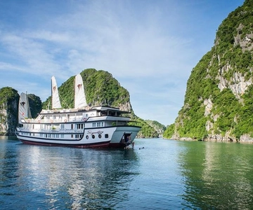 From Hanoi: 2-Day Bai Tu Long Bay Luxury Cruise with Jacuzzi