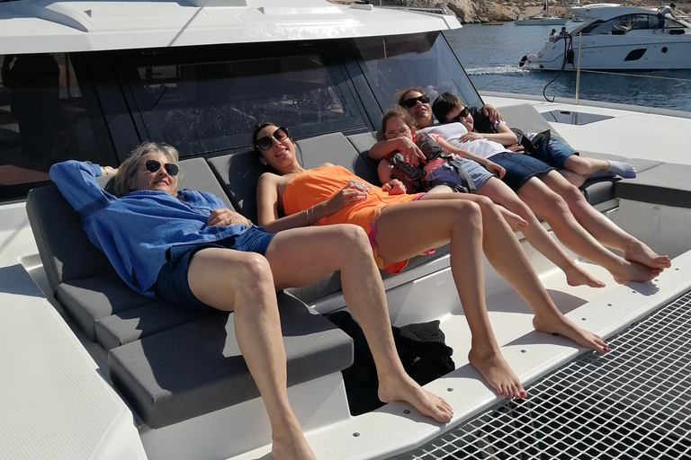 Marseille: Catamaran cruise to discover Frioul Islands