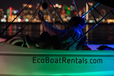 San Diego: Nachtdate op Glow-pedaalboot met uitzicht op de binnenstad
