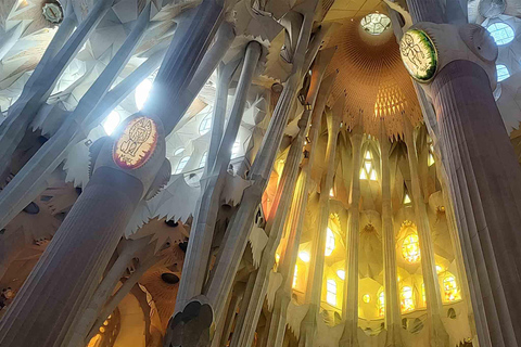 Ingressos e guia: Luzes e sombras da Sagrada Família