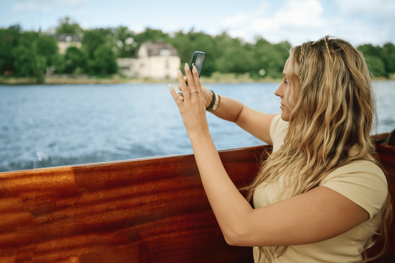Stockholm: Guided Archipelago Tour by Classic Wooden Boat