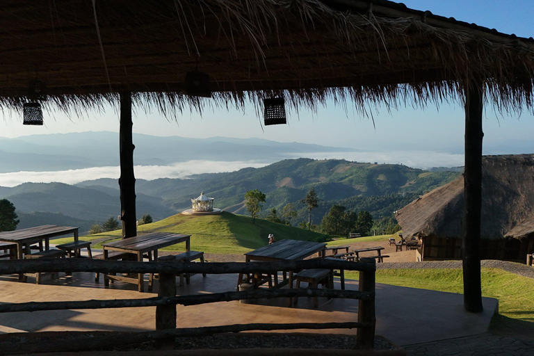 Chiang Mai: Chiang Rai Temples & Akha FarmVille Day Trip