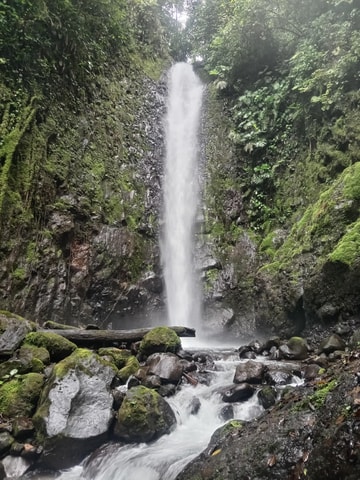 Hike to San Pedro & La Caverna Waterfall