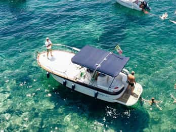 Procida: Rondvaart met zwemstops en onderwaterfoto's