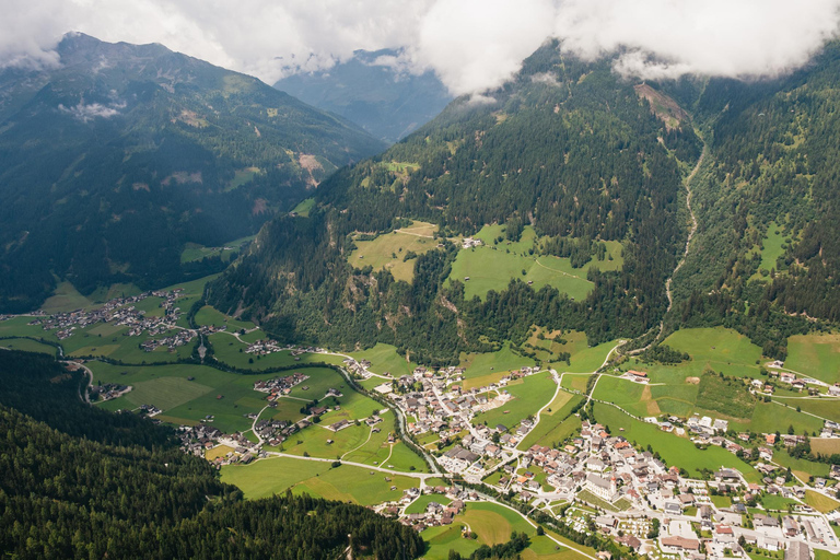 Neustift im Stubaital: Tandem Paragliding Flight