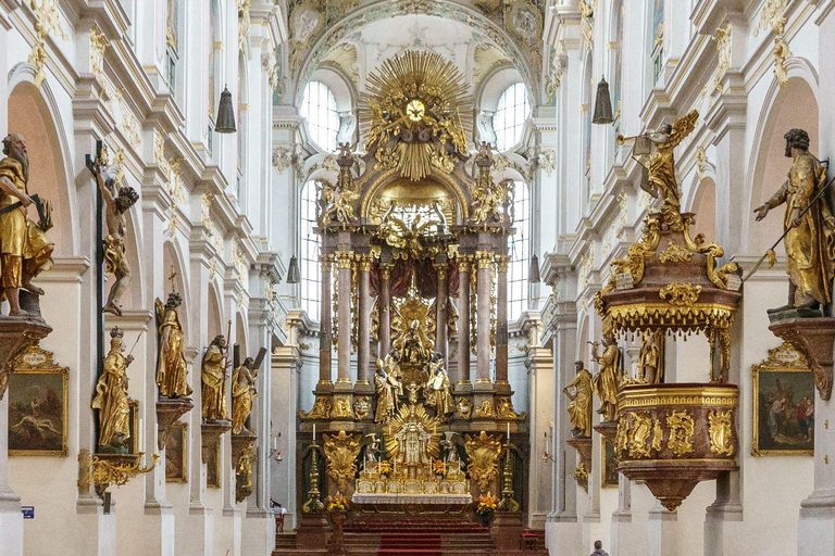 Munich: Oktoberfest Experience & Old Town Walking Tour