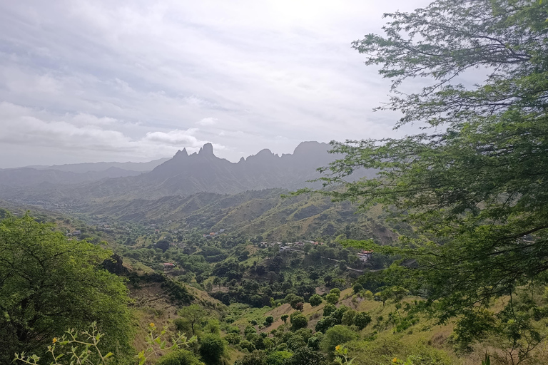 Santiago Island Highlights: The Wild North and Tarrafal Santiago Island Highlights: The Wild North and Tarrafal (English tour guide)