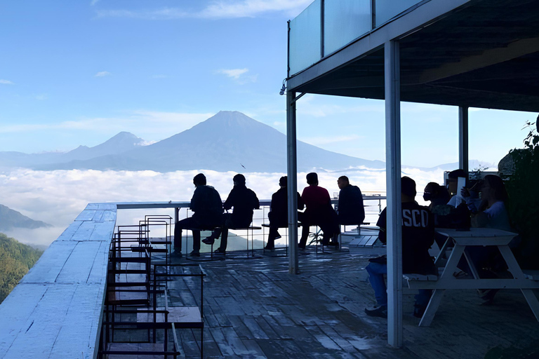 Yogyakarta: Menoreh, Chicken Church, Mudal & Glagah Day Trip