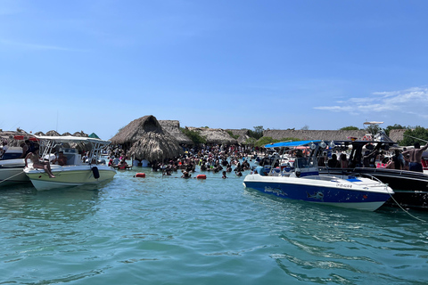 Cartagena: Rosario Islands and Cholon VIP Party Boat Tour