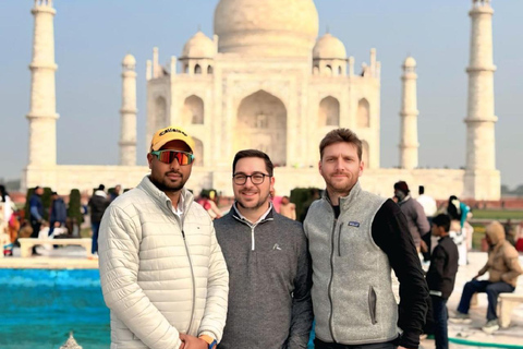 Taj Mahal Express Entry Tour – Priority Entry, No Waiting Tour with Private Car, Driver, Tour Guide and Entry Tickets