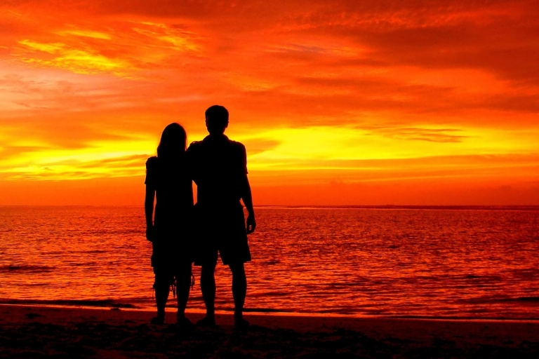 Grand Bay: huwelijksreis/geliefden-zonsondergangtour met romantisch dinerGrand Bay: huwelijksreis/geliefdencruise bij zonsondergang met romantisch diner