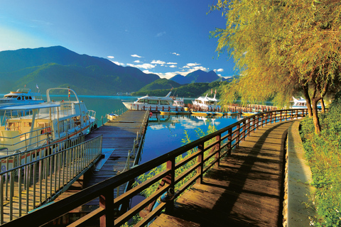 From Taipei: Private 3-Day Tour to Sun Moon Lake and Alishan Premium Hotels | Solo Traveler