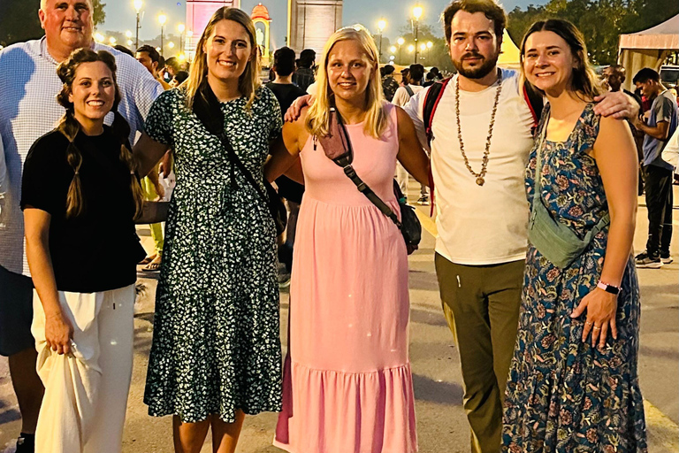 جولة دلهي الليلية – تجربة مسائية لمدة 4 ساعاتجولة ليلية في دلهي – تجربة مسائية لمدة 4 ساعات