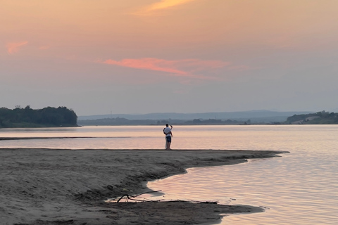 Vientiane: Mekong River Sunset Cruise with Snacks & Drinks