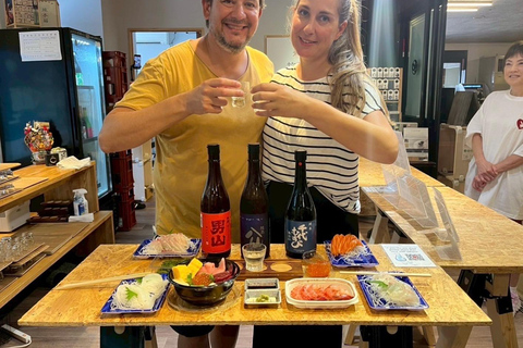 Tokyo: Tsukiji Market Food and Sake Tasting Tour