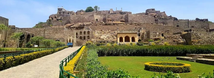 Hyderabad : visite du Charminar, du fort de Golconda et des tombeaux de Qutub Shahi