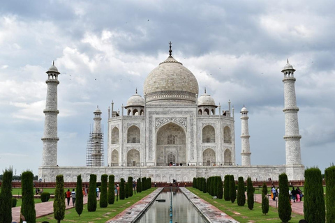 Delhi: Agra Private Tour with Taj Mahal & Baby Taj From Delhi - AC Car, Guide, Entry Tickets and 5-Star Lunch