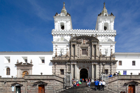 Quito: Chiva Party, Chocolate, and Quito Flavors Quito de Fiesta: Chiva, Chocolate, and Flavors of Quito