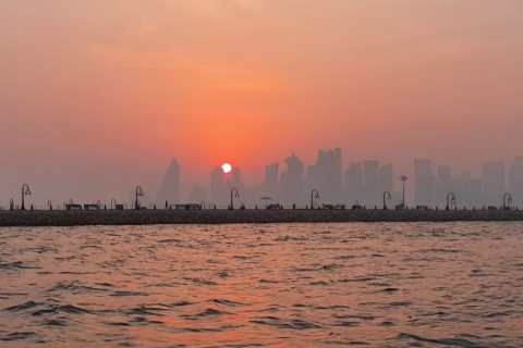 Doha: Rejs statkiem o zachodzie słońca z napojami
